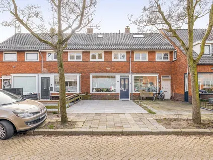 Tussenwoning te koop: Van Leeuwenhoekstraat 40, Den Helder