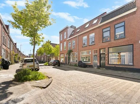 Tussenwoning te koop: Van Lennepstraat 18, Nieuw Engeland, Th. a. Kempisplantsoen en omgeving Utrecht