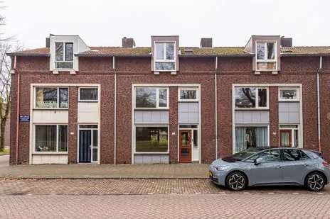 Tussenwoning te koop: Van Limburg Stirumlaan 109, Staatsliedenbuurt West Tilburg
