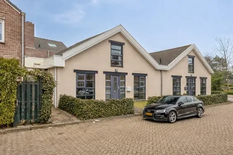 Appartement te koop: Van Limburg Stirumlaan 36, Staatsliedenbuurt Hillegom