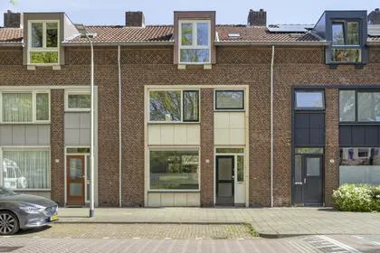 Tussenwoning te koop: Van Limburg Stirumlaan 85, Staatsliedenbuurt West Tilburg