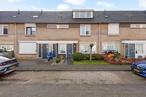 Tussenwoning te koop: van Limburg Stirumstraat 16, Veghel Zuid 1 Veghel