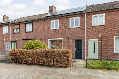Tussenwoning te koop: van Limburg Stirumstraat 31, Breda