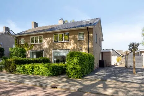 Twee-onder-één-kap te koop: Van Limburg Stirumstraat 8, Franse Gat Veenendaal