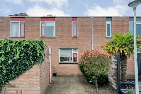 Tussenwoning te koop: Van Limburg Stirumware 17, Ittersumerlanden Zwolle