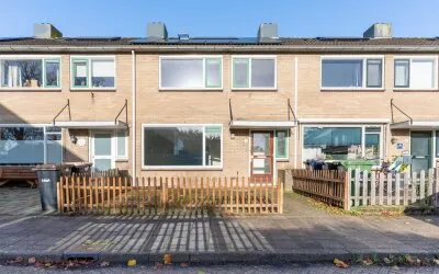 Tussenwoning te koop: van Maarenplein 6, Soesterberg Kom Soesterberg