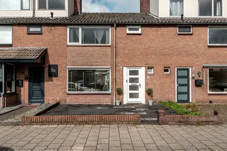 Tussenwoning te koop: Van Maerlantlaan 31, Stadsdennen Zuidwest Harderwijk