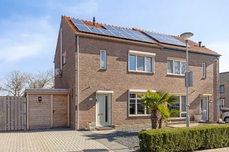 Twee-onder-één-kap te koop: van Megenstraat 12, Leunen Leunen