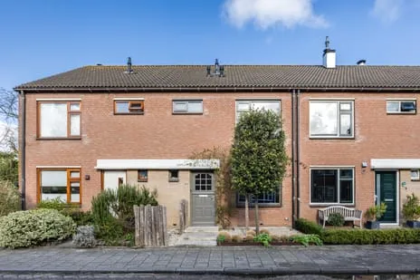 Tussenwoning te koop: van Merodestraat 24, Kern Stompwijk Leidschendam