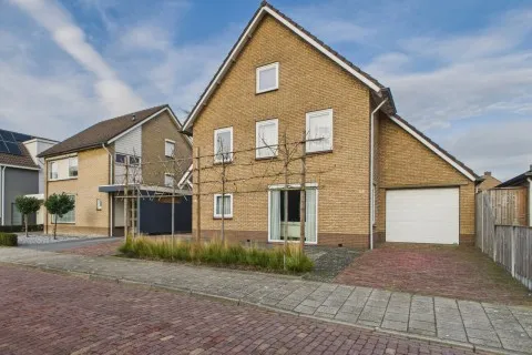 Vrijstaande woning te koop: van Middelhovenstraat 49, Axel
