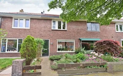 Tussenwoning te koop: Van Musschenbroekstraat 3, Liebergen Hilversum