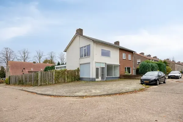Koopwoning: van Nispenstraat 98 in Groesbeek - €535.000 - 320m²