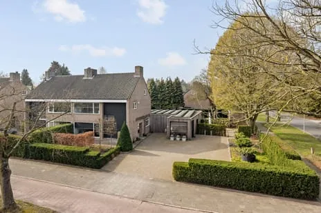 Hoekwoning te koop: van Oldenbarneveltlaan 20, Karpen Eindhoven