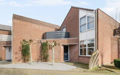 Tussenwoning te koop: van Ommerenstraat 7, Helmond