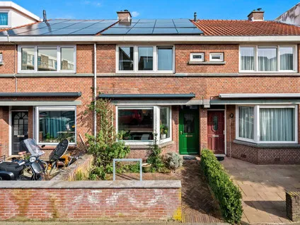 Tussenwoning te koop: Van Oosterwijk Bruynstraat 14, 'S-Gravenhage