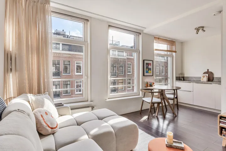 Studio te koop: Van Ostadestraat 21-2V, Amsterdam