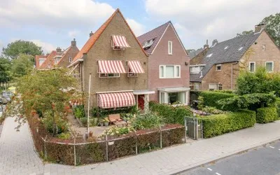 Twee-onder-één-kap te koop: van Ostadestraat 3, Schilders- en Waddenbuurt Zaandam
