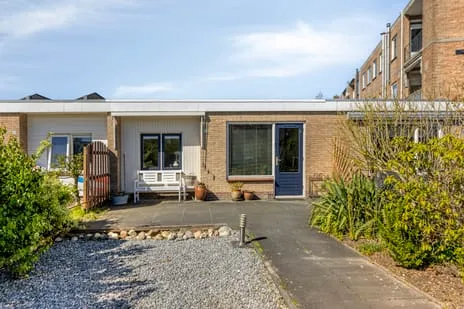 Tussenwoning te koop: Van Panhuyslaan 71, Centrum Leek en omgeving Leek
