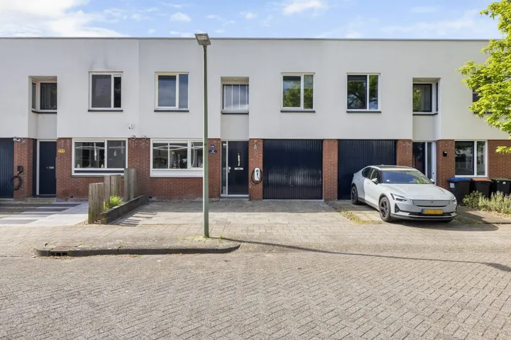 Tussenwoning te koop: Van Ravesteyn-erf 592, Van Ravesteijn-erf en omgeving Dordrecht