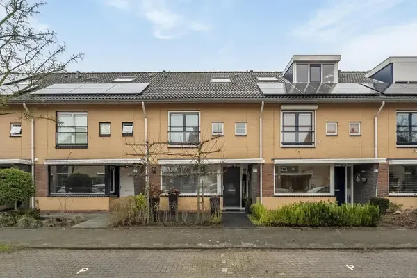 Tussenwoning te koop: Van Ravesteyndreef 39, Barendrecht