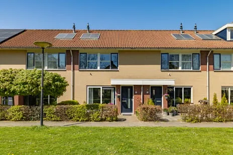 Tussenwoning te koop: Van Ravesteynpad 9, Deventer