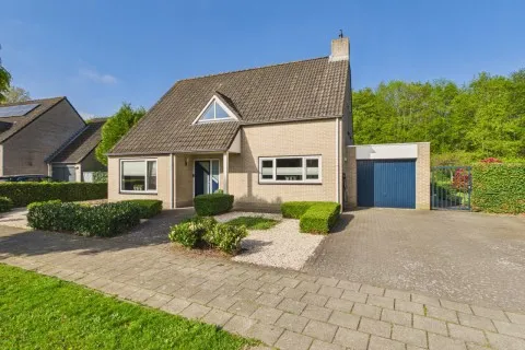 Vrijstaande woning te koop: van Riebeecklaan 5, Groote Kreek Hulst