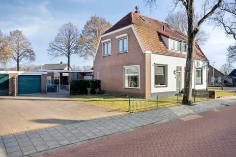 Twee-onder-één-kap te koop: van Riebeeckstraat 4, Woestijnweg Vaassen