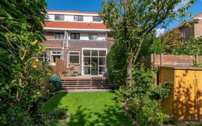 Tussenwoning te huur: Van Slingelandtlaan 11, Rotterdam