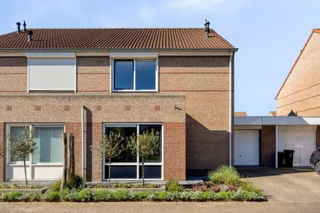Tussenwoning te koop: Van Sonsveldstraat 7, De Risselt Horst