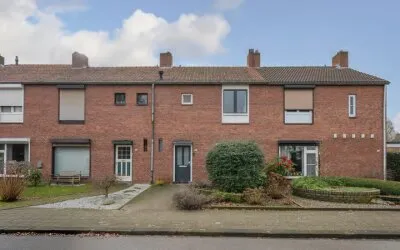 Tussenwoning te koop: Van Stepraethstraat 8, Sevenum