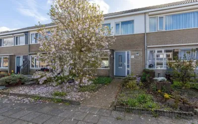 Tussenwoning te koop: Van Stolbergstrjitte 31, Kootstertille Kootstertille