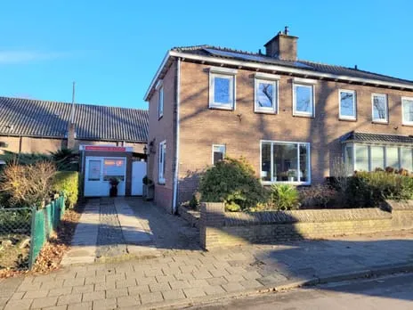 Twee-onder-één-kap te koop: Van Toulon van der Koogweg 32, Nieuwland Oosterbeek