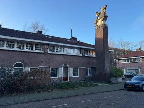 Woning te huur: Van Tuyll van Serooskerkenplein 49, Amsterdam
