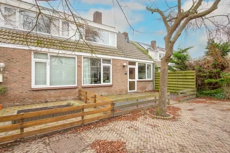 Tussenwoning te koop: van Vosbergenlaan 8, Heemradenbuurt Heerhugowaard