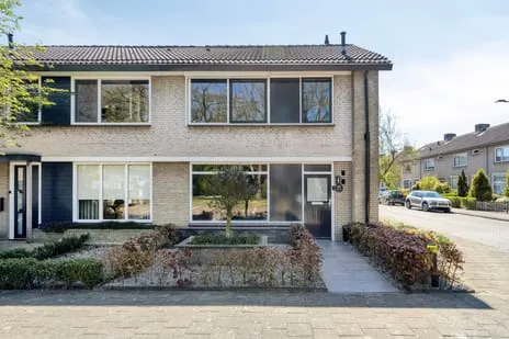 Hoekwoning te koop: Van Vurenstraat 49, Stuivezand Made