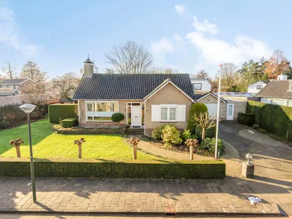 Vrijstaande woning te koop: Van Wieldrechtstraat 2, Raamsdonksveer