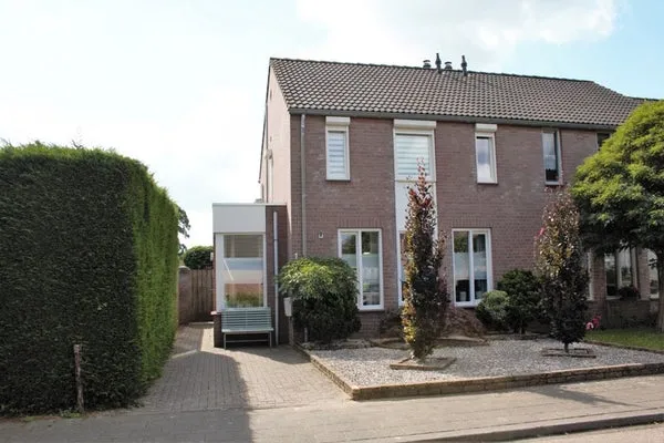 Twee-onder-één-kap te koop: van Wijlickshove 1, Lottum Lottum