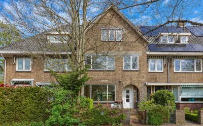 Tussenwoning te koop: Van Zuylen van Nijeveltstraat 122, De Deijl Wassenaar