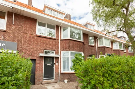 Tussenwoning te koop: Van Zuylen van Nijeveltstraat 196, De Deijl Wassenaar