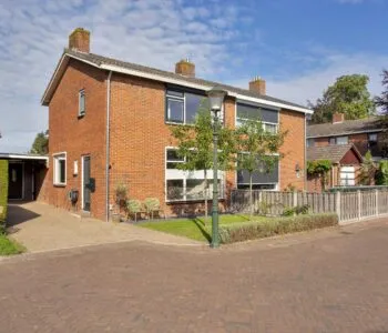 Twee-onder-één-kap te koop: Vangstraat 6, Elburg