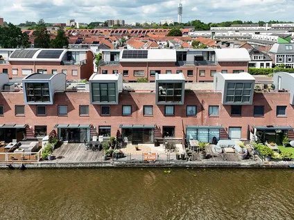 Tussenwoning te koop: Varossieaupalet 7, Emmalaan Alphen Aan Den Rijn
