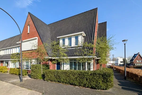 Hoekwoning te koop: Varsseveldstraat 17, Koolhoven Noord Tilburg