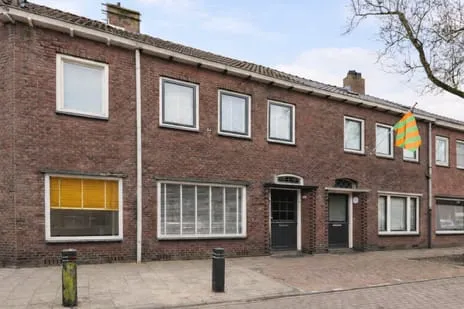 Tussenwoning te koop: Vazalstraat 4, Fatima West Tilburg