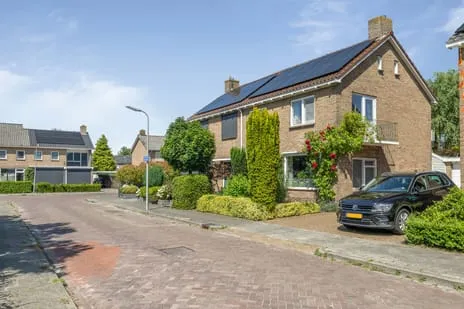 Semi-detached for sale: vd Duyn v Maasdamstr 3, West Hoogeveen