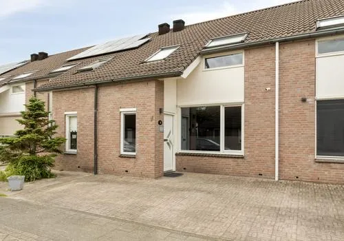Tussenwoning te koop: Vechtstraat 11, Brouwhuis-West Helmond