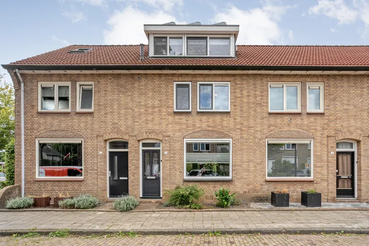 Tussenwoning te koop: Vechtstraat 3, Voortman-Amelink Enschede