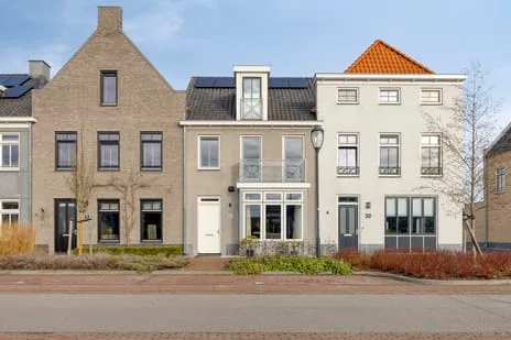 Terraced house for sale: Vedelplein 32, Overzuid Goes