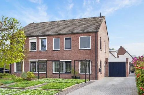 Twee-onder-één-kap te koop: Veenakker 46, Beilen Beilen