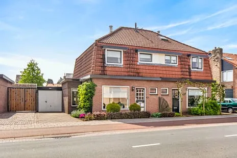 Twee-onder-één-kap te koop: Veenderweg 135, Vogelbuurt Ede