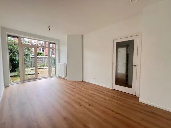 Home for rent: Veenendaalkade, Leyenburg 'S-Gravenhage